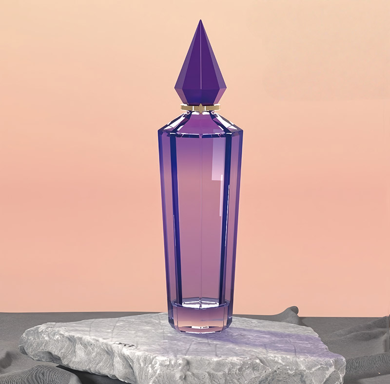 Diamond-shaped glass Parfümflasches and diamond-shaped caps,